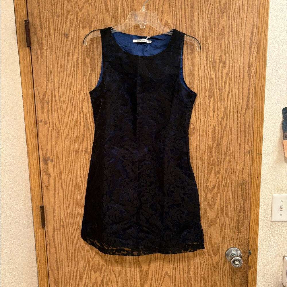 Lucy Paris Navy and Black,Mini lace,cocktail Dress. Side zipper